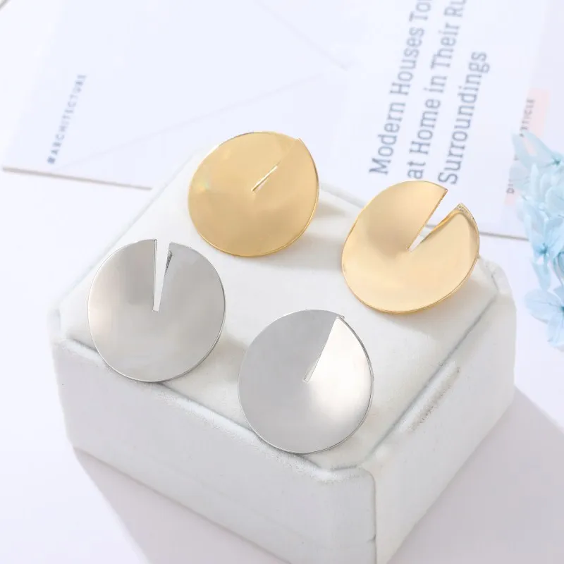 Minimalism Metal Statement Earrings for Women Vintage Golden Silver Color Round Stud Earrings Fashion Geometric Jewelry