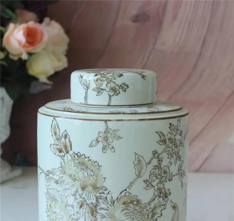 European Ornaments Beige Ceramic pot Decorative Jar Storage pot Hotel Model Rooms Soft Ornaments Home Accessories porcelain jar