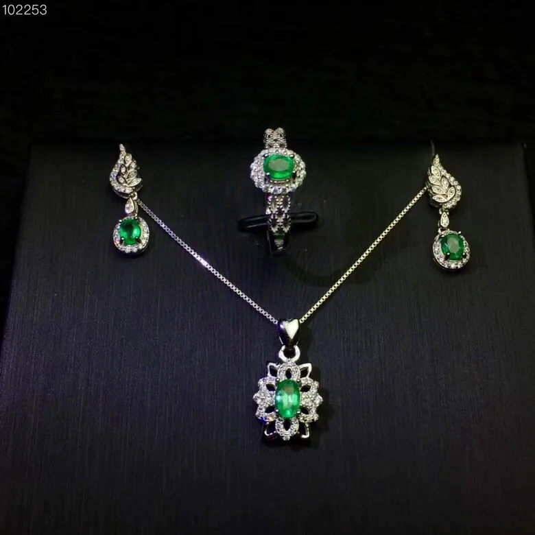 Columbia natural emerald set ring earrings necklace fashionable with new design quality 925 Silver