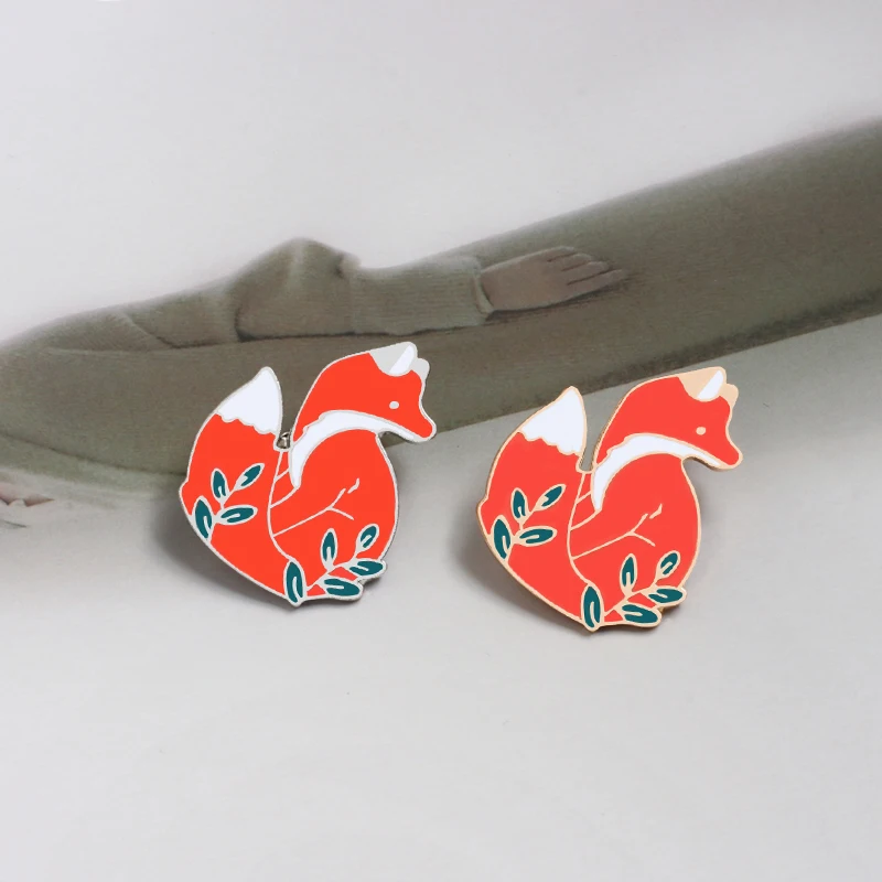 2-4pcs/Set whale shark Cat Paw woodpecker Fox Cartoon Animals Brooches Enamel Pins spray Lapel Pin jackets for Kid Badge Jewelry