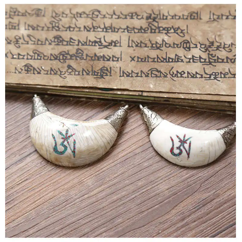 TBP114 Tibetan OM Mantras Amulet Pendant Nepal Old Naga Conch Shell Locket Pendants