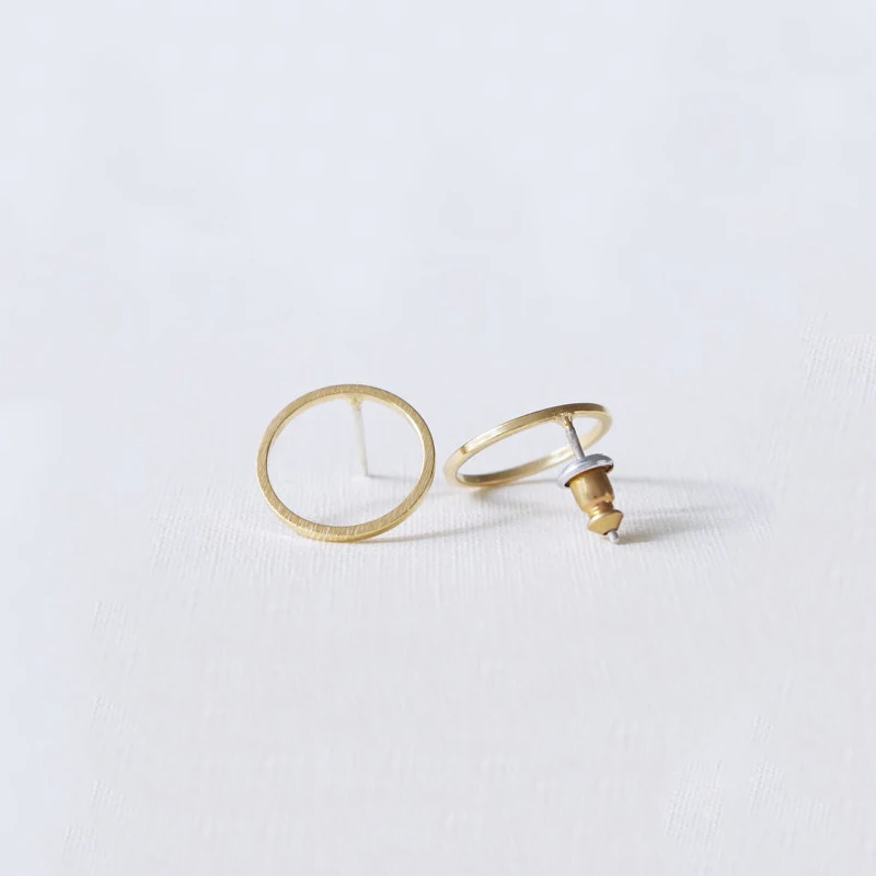Sasusp Minimalism Hollow Small Round Earrings for Women Vintage Circle Earings Ear Studs For Friend Daughter Sister Gift