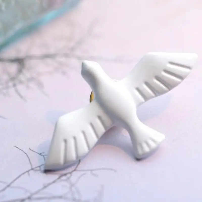 Korean Literary Fresh Vintage White Dove Of Peace Dove Brooch Corsage Collar Pin Badge Jewelry Wholesale  Brooches For Women