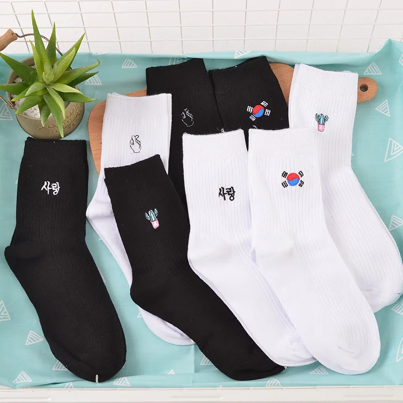 

Korean Harajuku Women White Black Embroidery Cactus Gesture Flag Socks meias Girl Cotton Funny Socks Chaussette Femme