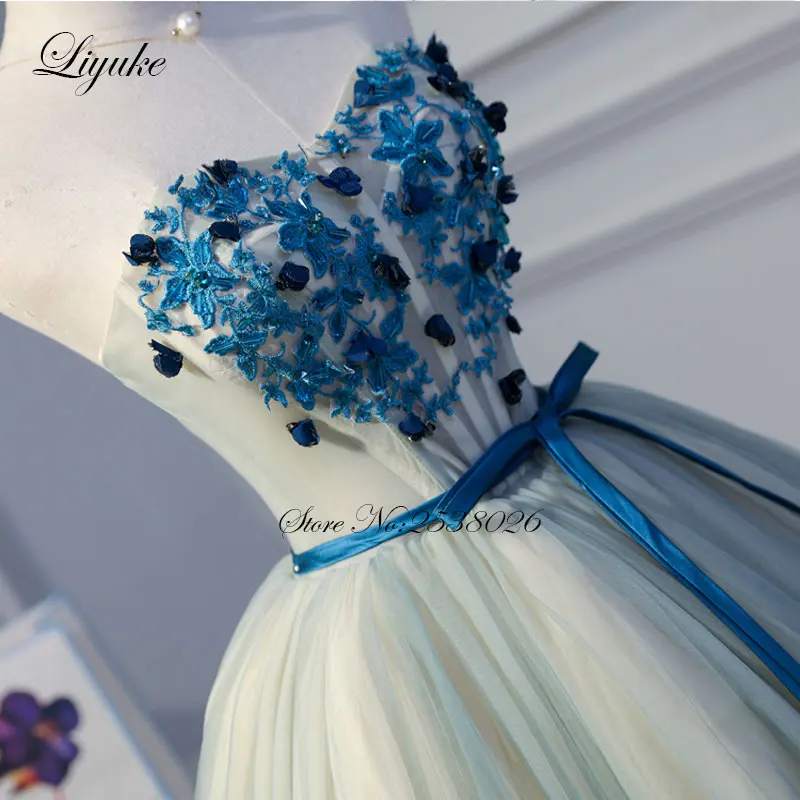 Liyuke หัวใจ Appliques บนหน้าอกส่วนเข็มขัดพรหมชุดสายชุดราตรีเข่า - ความยาว