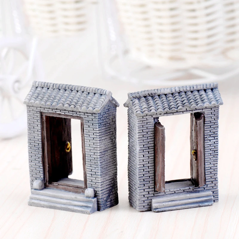 1PC Chinese Ancient Gate Wall Resin Miniatures Micro Landscape Ornaments Retro Figurines Mini Old City Gate Doll House DIY Craft
