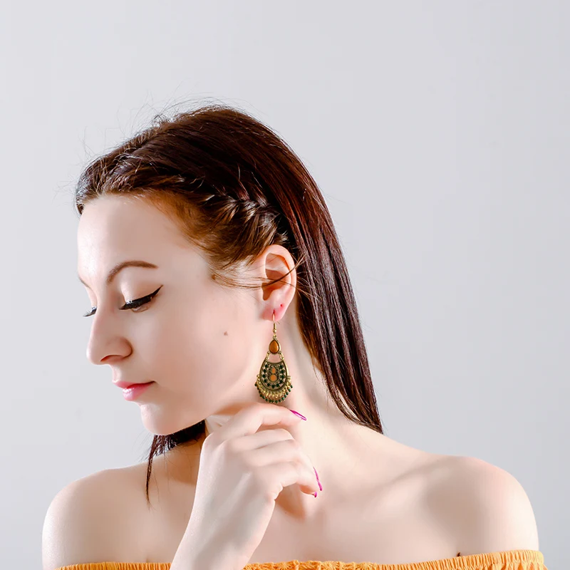 DOUVEI New Water Drop Retro Earrings India Jhumka Jhumki Green&Orange Beads Tassel Bronze Earrings Tibetan Jewelry HQE1011