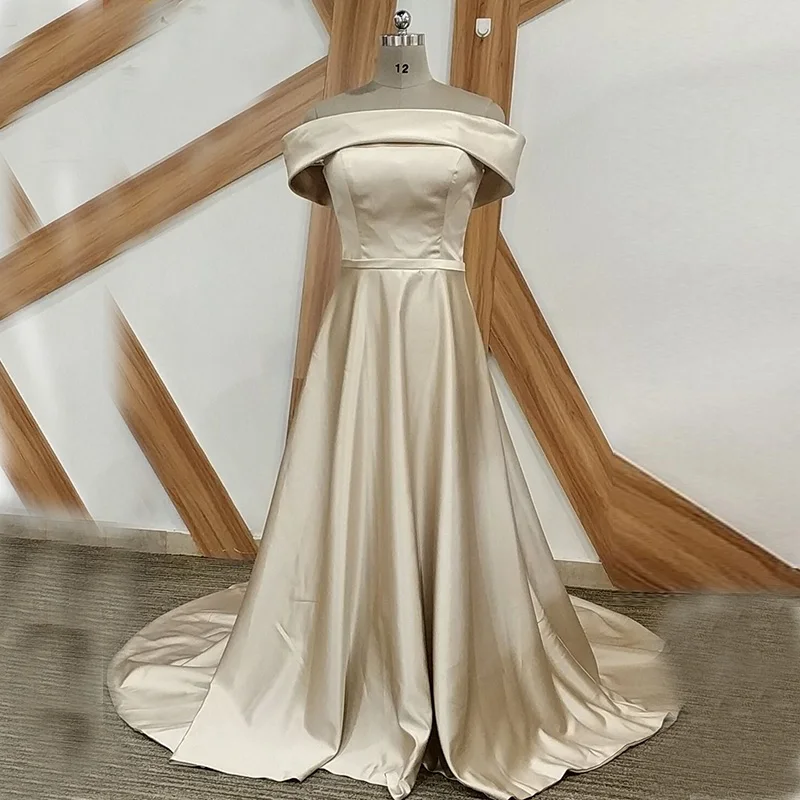 Eenvoudige Off De Schouder Prom Dresses Champagne Satin A-lijn 2019 Formele Avond Party Jurken Sweep Trein Vintage Prom Jassen