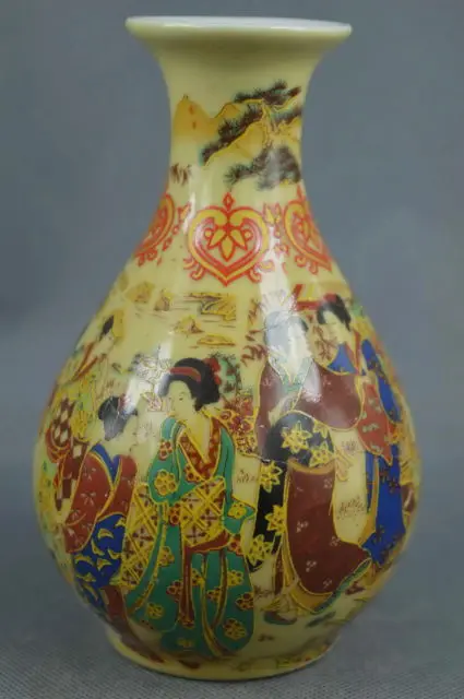 Elaborate Chinese Handwork Jingdezhen Porcelain Paint with Noblewoman Fortunate Noble Vase