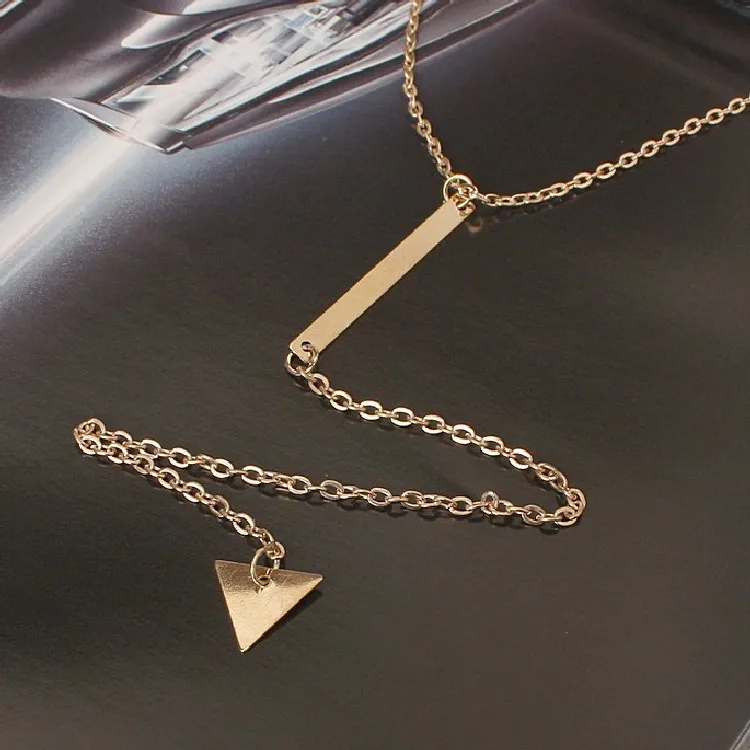 Fashion 2018 New Jewelry Necklace Personality Simple Metal Strip Triangle Tassel Women Short Paragraph Necklace Wholesale Gift