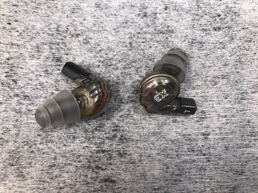 Moxpad X3 شفاف أسود في الأذن سماعات رياضية مع ميكروفون باس Hifi تيار مستمر كابل منفذ صغير