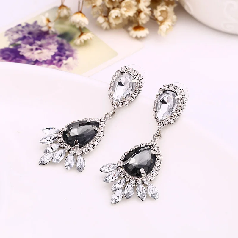 YFJEWE Classic Fashion Accessories Rhinestone Drop Earrings E113