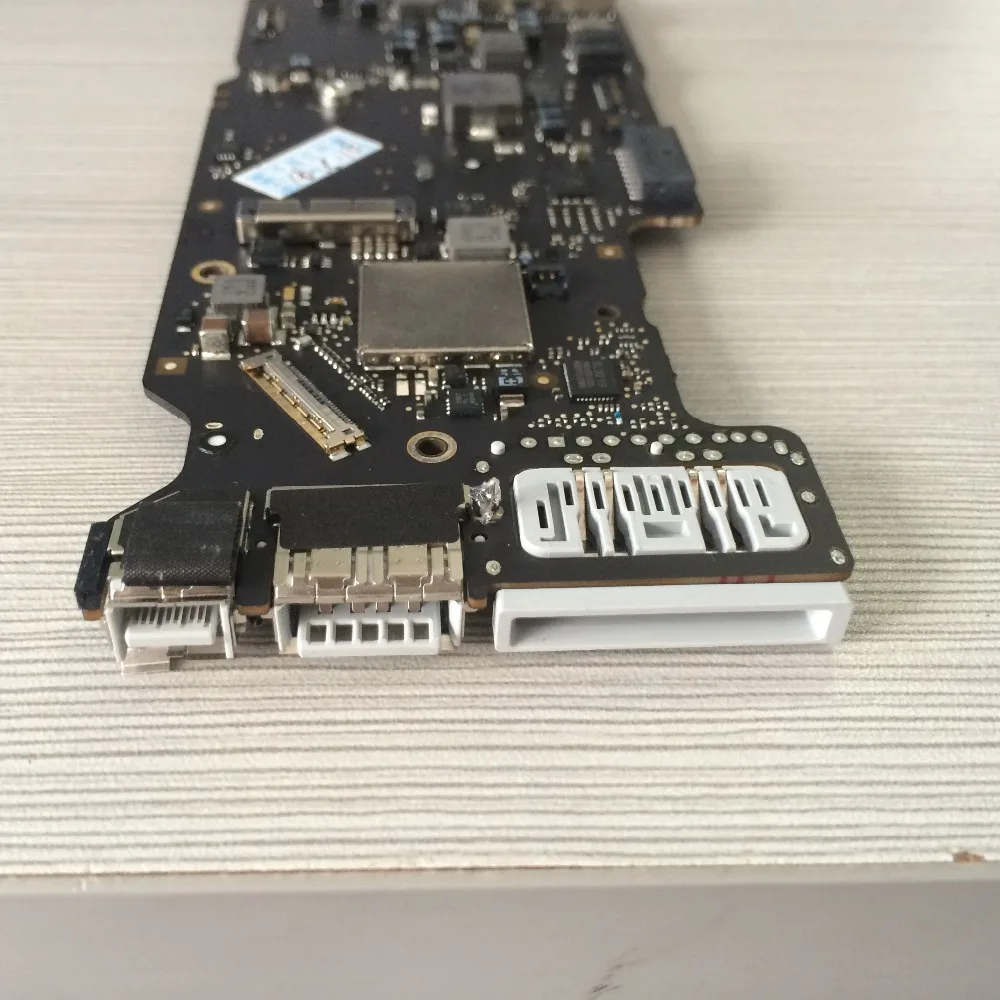 Laptop Motherboard  A1466 Logic board For MacBook Air 1.6 GHZ  I5-5650U 8G EMC2925 Early 2015