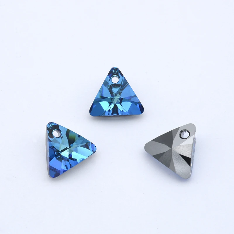 (1 piece) Original Crystal from Austria 6628 XILION Triangle Pendant Rhinestone Beads for DIY Jewelry Making