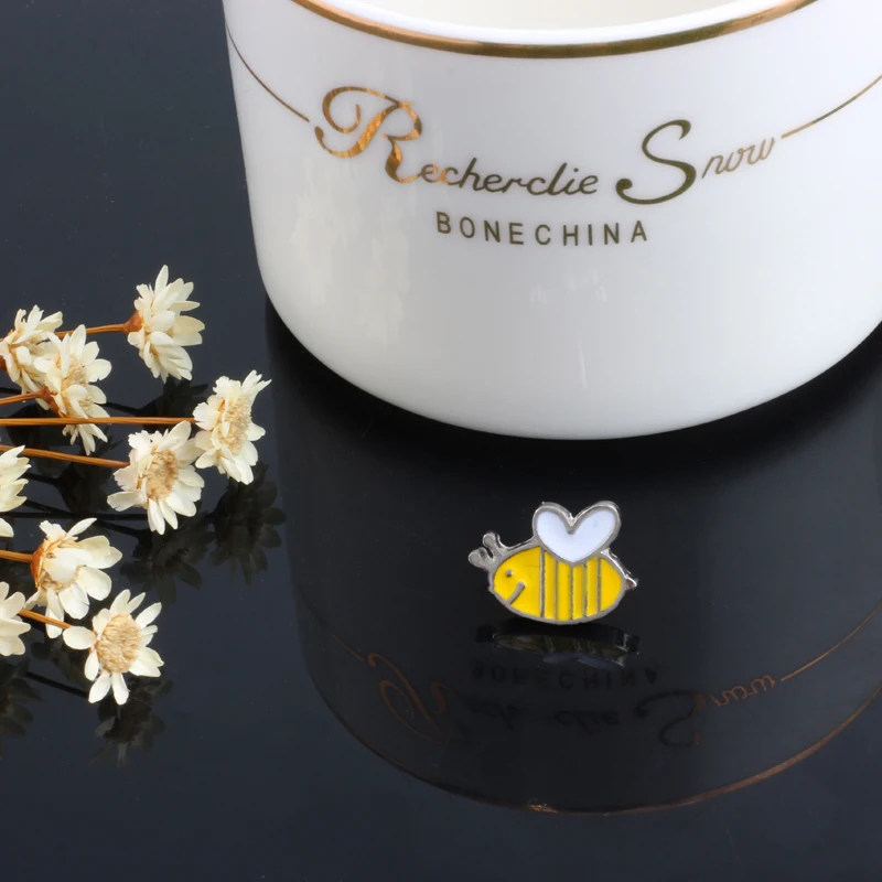 3Pcs/set Enamel Cute Honeybee Cartoon Brooch Denim Jacket Clothing Pin Buckle Shirt Badge Animal Brooches Jewelry Gift for Kids