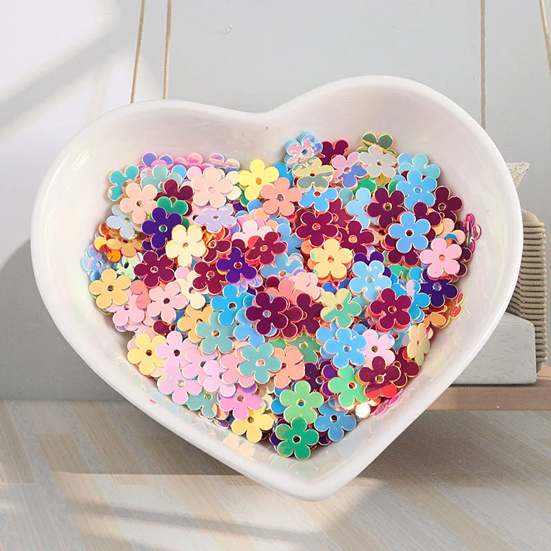 10g/ Pack 7 mm 5-petal flower-shaped loose sequins wedding confetti DIY sewing nail art party decoration accessories