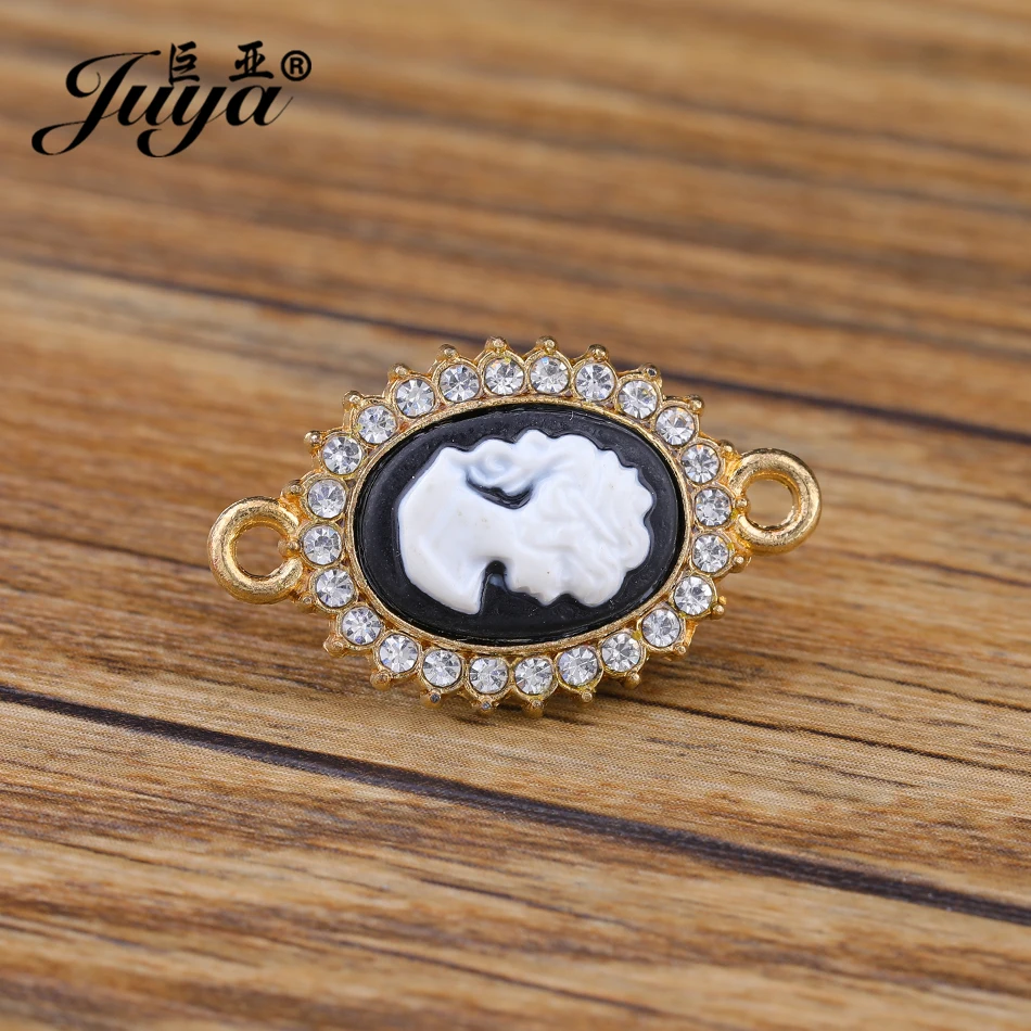 JUYA-conector de amuleto Vintage con diamantes de imitación para mujer, fabricación de joyería artesanal hecha a mano, 10 unids/lote, conectores de Metal en relieve para mujer y Niña