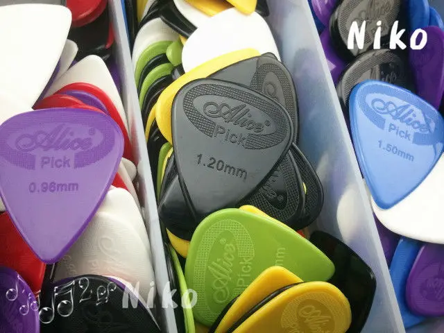 Lots of 100pcs Alice Projecting Nylon Acoustic Electric Guitar Picks Plectrums(Assorted Thickness&Colors) FreeShipping