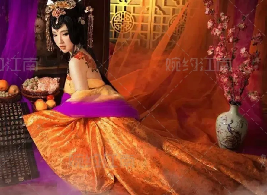 Jin Yi Ting Tang, hermoso disfraz de emperatriz con cola hermosa, disfraz de mujer