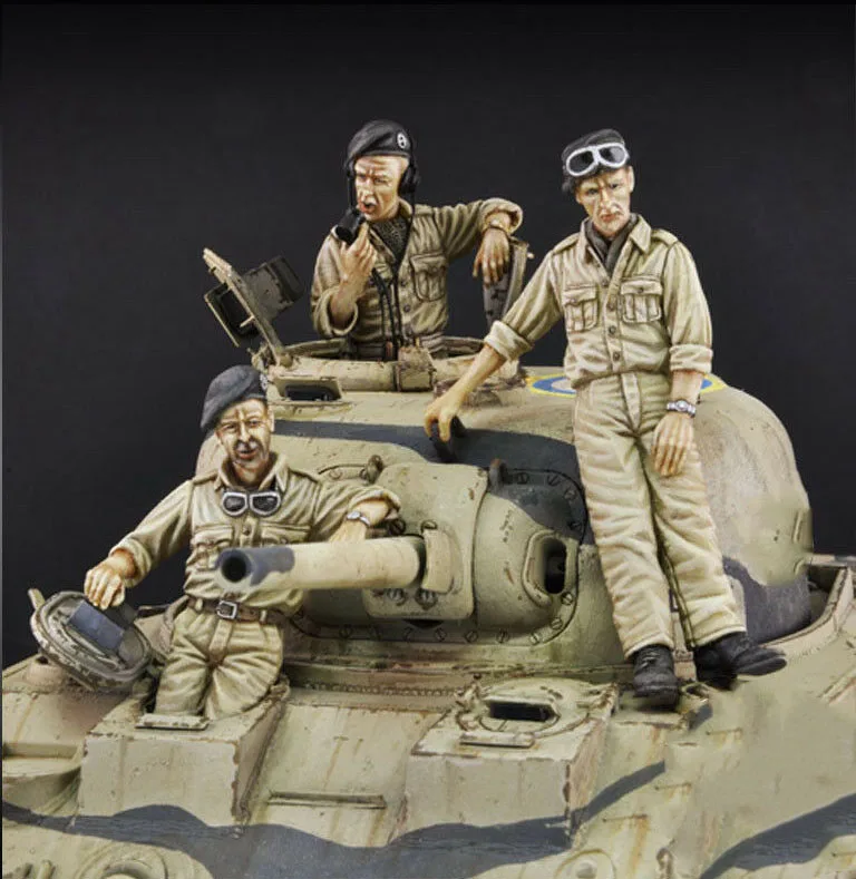 

Новинка в разобранном виде 1/35 древних стенд Экипаж включает 3 (без машине) статуэтка в виде Неокрашенная модель комплект