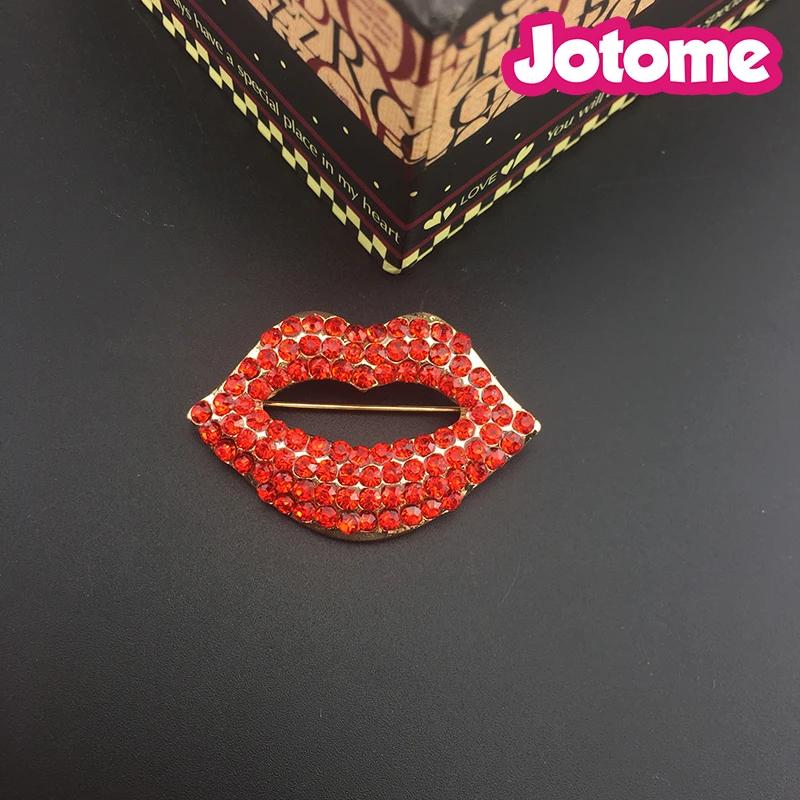 50pcs a lot  Sparkling Red Crystal Pave Set Lips Brooch In Gold Tone Metal, Women Jewelry Sweater Shawl Scarf Buckle