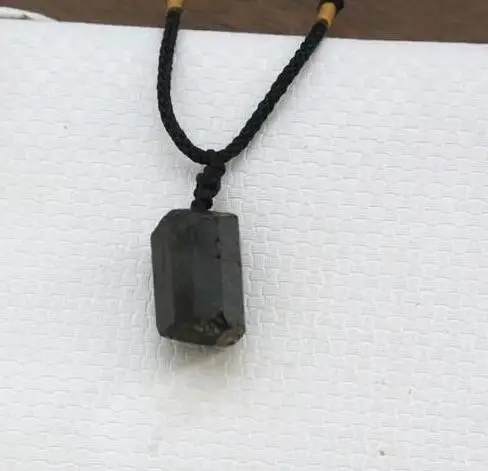 10pcs Natural black tourmaline ore energy chakra pendant Gems stone Crystal Healing Christmas gift steering Black tourmaline