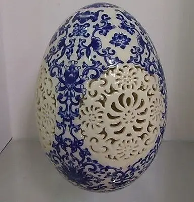 Exquisite archaize Chinese blue and white porcelain Egg-shape Openwork carving