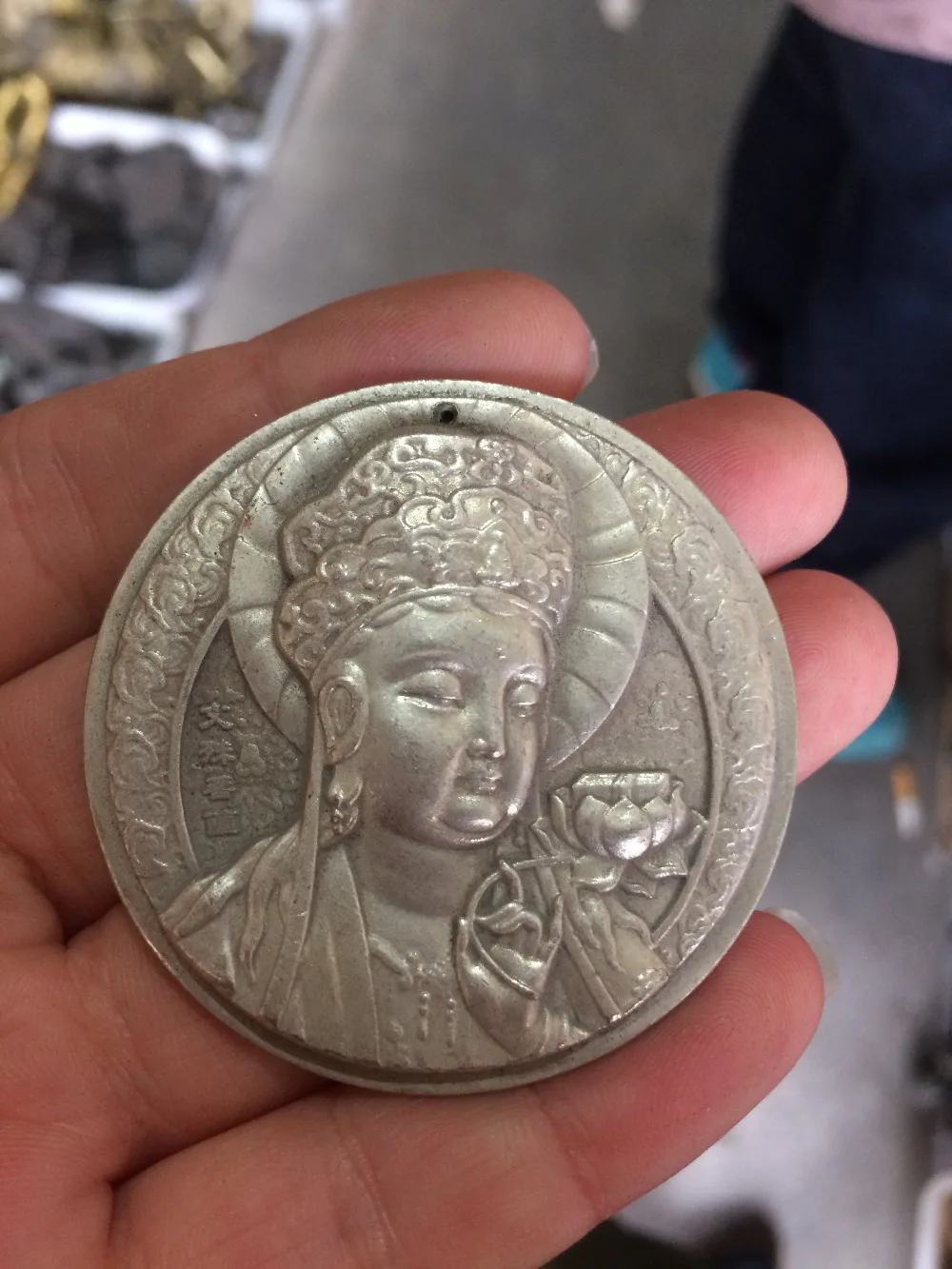 China Handwork miao silver carving Guanyin bodhisattva Kwan-yin Buddha pendant necklace metal handicraft