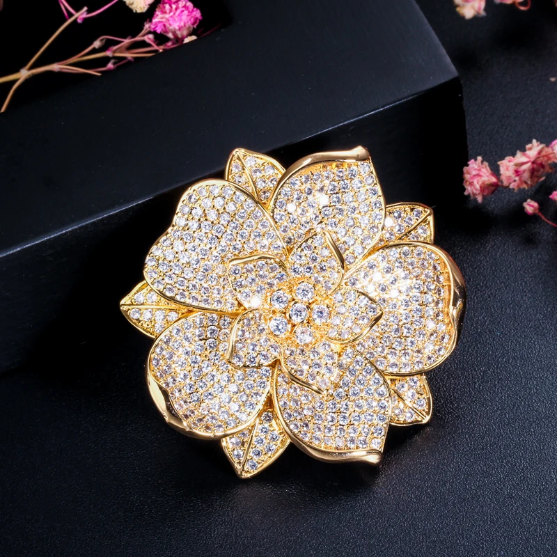 CWWZircons Yellow Gold Color Luxury Women Large Brooch Flower Shape Wedding Party Bridal Costume Jewelry Accessories BH012