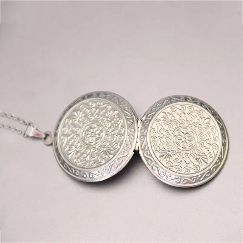 1pc Round Engraved Daisy Photo Frame Pendant Necklace Stainless Steel Charms Locket Necklaces Women Men Fashion Memorial Jewelry
