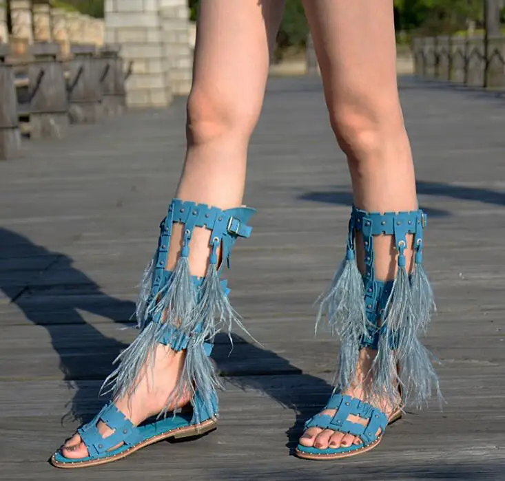 Summer New Fashion Bohemia Style Women Knee High Gladiator Sandals Open Toe Ladies Feather Decorate Flat Sandals Size 40