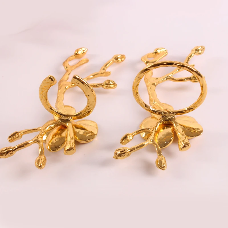 Elegant Gold Silver Plating Plum Blossom Flowers Branch Design Metal Alloy Tabletop Decor Napkin Rings Set of 6 Pieces