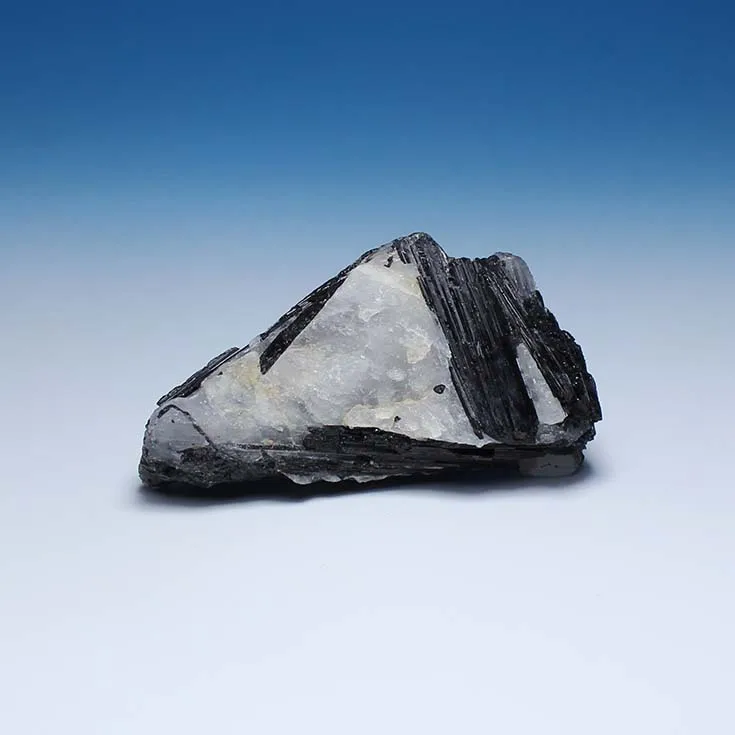 Electric specimen of natural quartz symbiotic black tourmaline crystal tourmaline stone mineral water purification