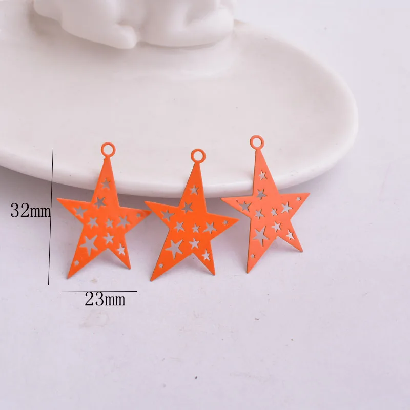 50 Stück AC8936 23*32mm Messing Bemalte Stern-Anhänger in Schwarz, Rot, Silberfarben Sternanhänger DIY Ohrring-Zubehör – Detail 7