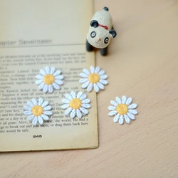 Daisy Flower Patches for Clothing, Sewn on Embroidered Appliques, DIY Apparel Accessories, 10Pcs