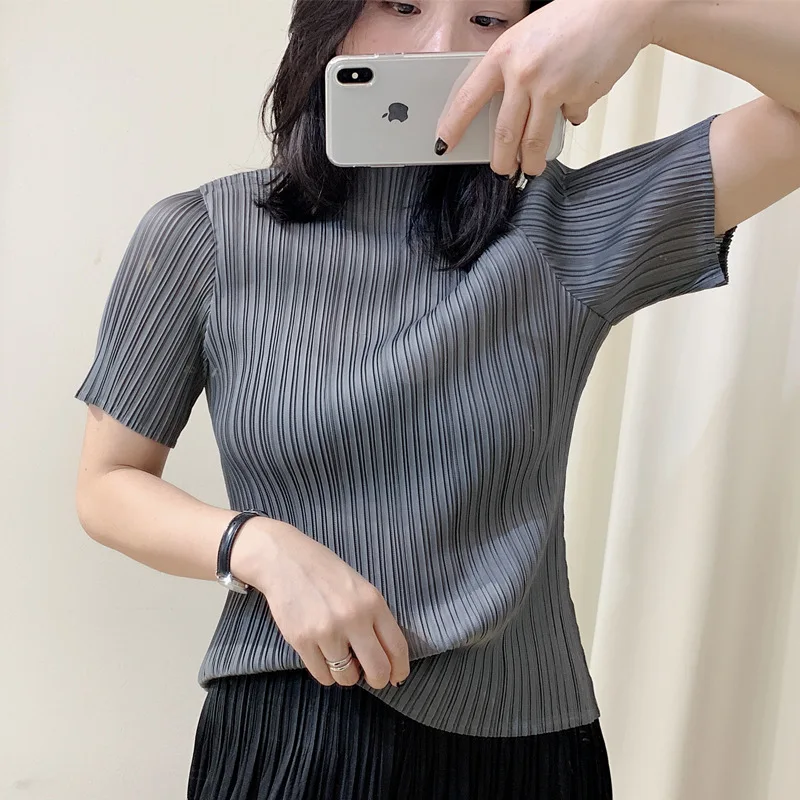 

Women Wrinkled Short Sleeve High Collar Pleat Basic Style Tops Shirts