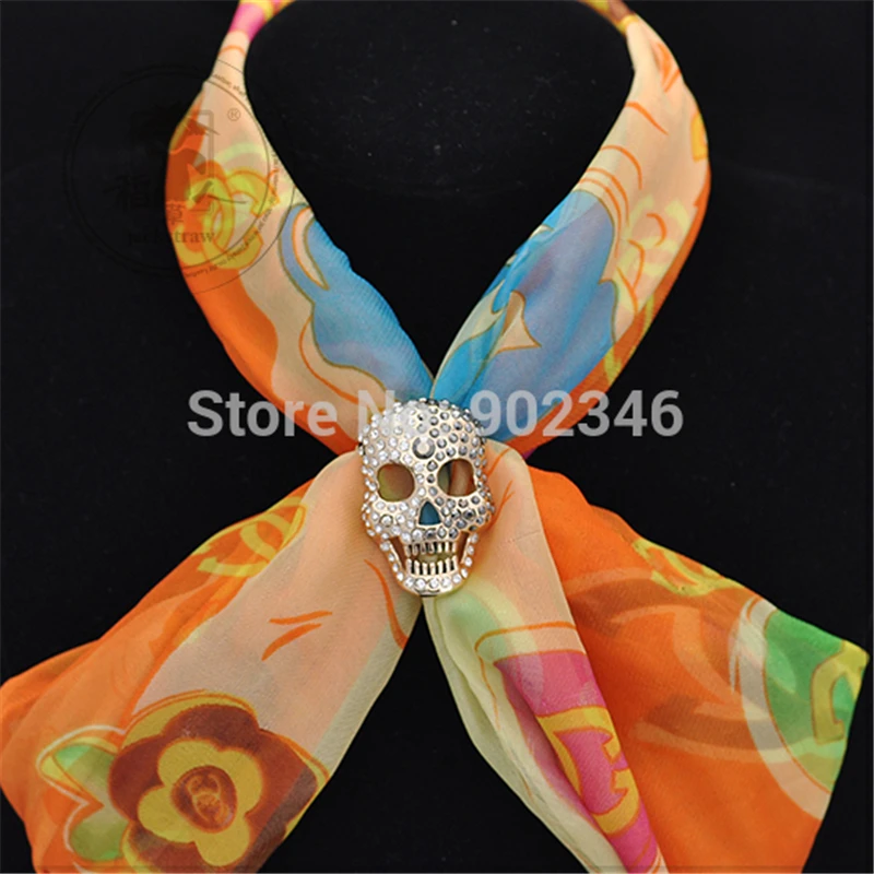 2018 Jewelry silk scarf buckle sparkling rhinestone skull brooch corsage sweater cape pin female women dress