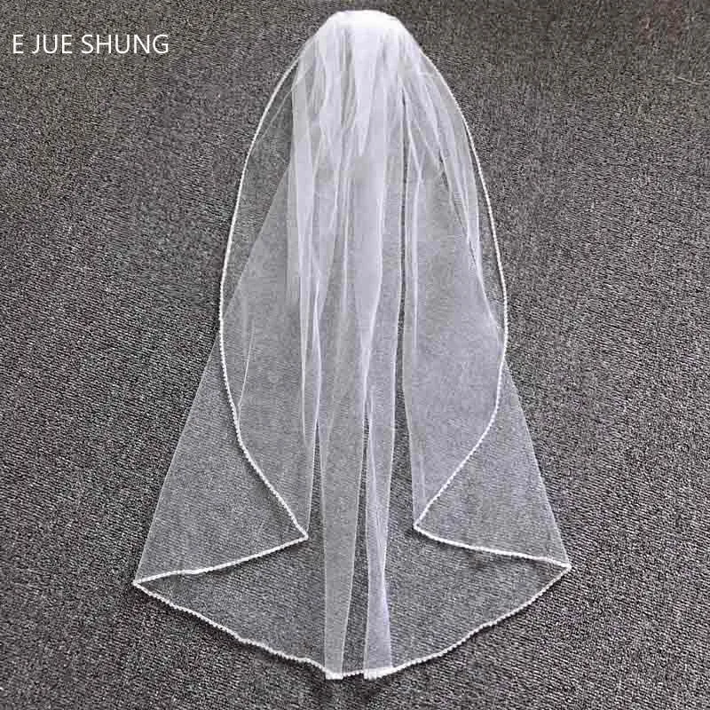 White Ivory Beaded Edge Wedding Veils With Comb 2018 Crystals Short Bridal Veil Wedding  Accessories Free Shipping