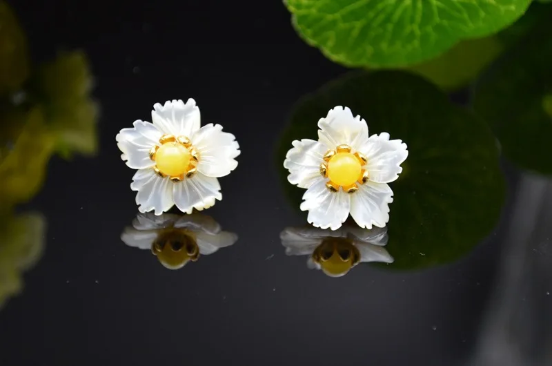 The manual design Natural pearl fritillaria yellow r joker temperament  earrings flowers are colourful