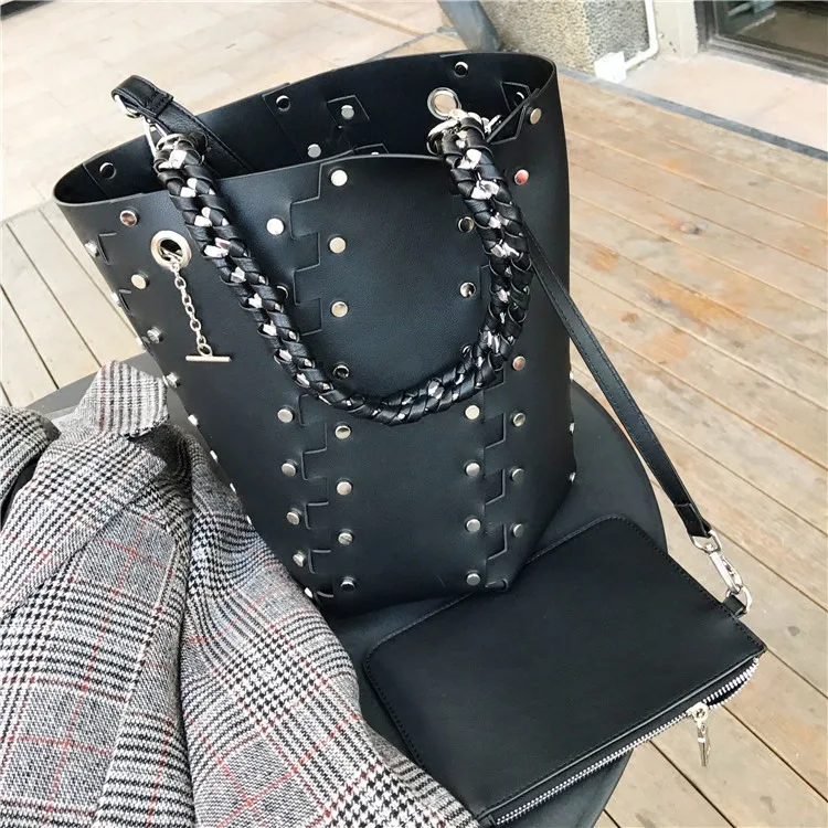 Hot Selling 2019 Famous Brand Designer Women\'s Bucket Bag Pu Leather Ladies Rivet Handbags Female Shoulder Bag Casual Tote