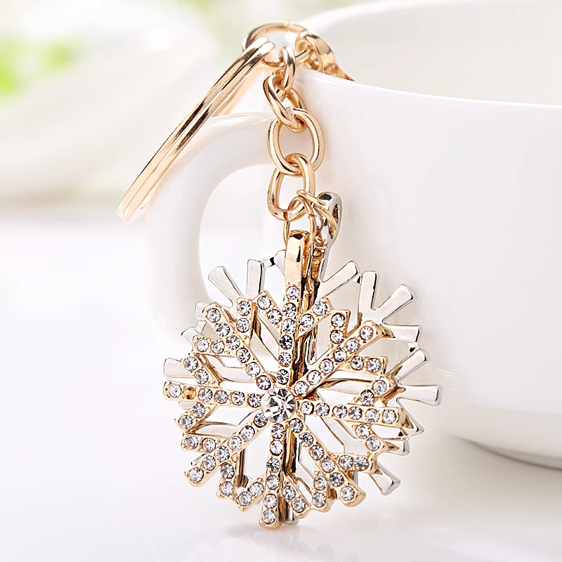 Creative jewelry key chain snowflake keychain ladies jewelry gift cute snowflake car pendant 2 colors