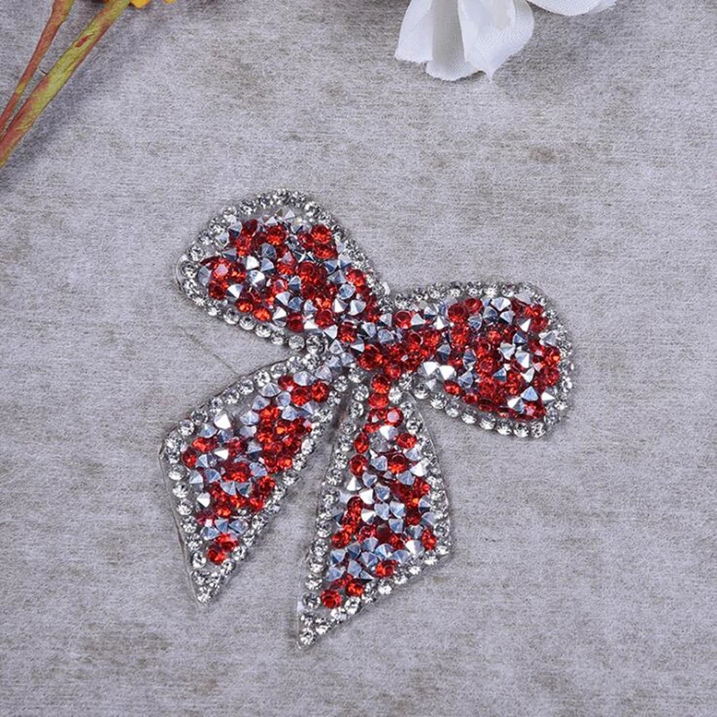 Kryształ Handmade rhinestone zroszony miłość muszka łatki żelazko szyć na cekinami łatka na odzież frezowanie aplikacja