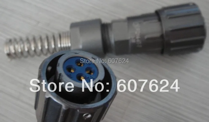 Новая и оригинальная розетка FQ14-4TK-7 YR