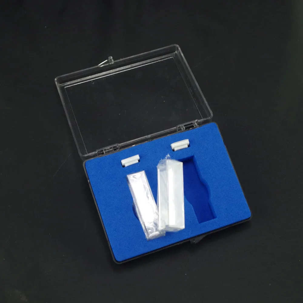 

Quartz cuvettes with lids 10mm cell cuvette with box lot12