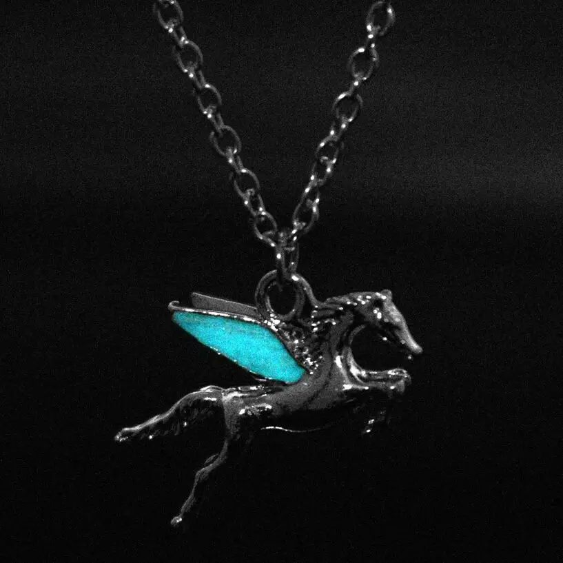 dongsheng Anime Pegasus GLOW in the DARK Luminous Pendant Necklace Fashion Men\'s Horse Jewelry Hot Movie Percy Jackson