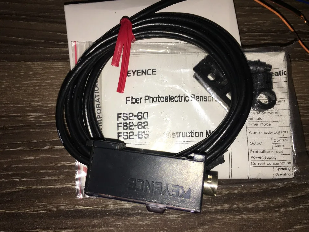 Photoelectric switch FS2-60  fiber amplifier KEYENCE  12-24VDC