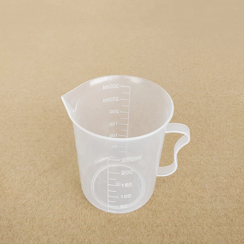 With handle plastic beaker in low form ,Capacity 250ml,Plastic measuring cup,Laboratory plastic beaker with handle