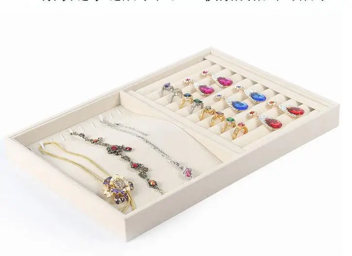 Einzigartige Beige Samt Schmuck Tray Schmuck Display Box Halskette Ohrring Anhänger Stud Organizer Andere Zubehör Zeigen Fall