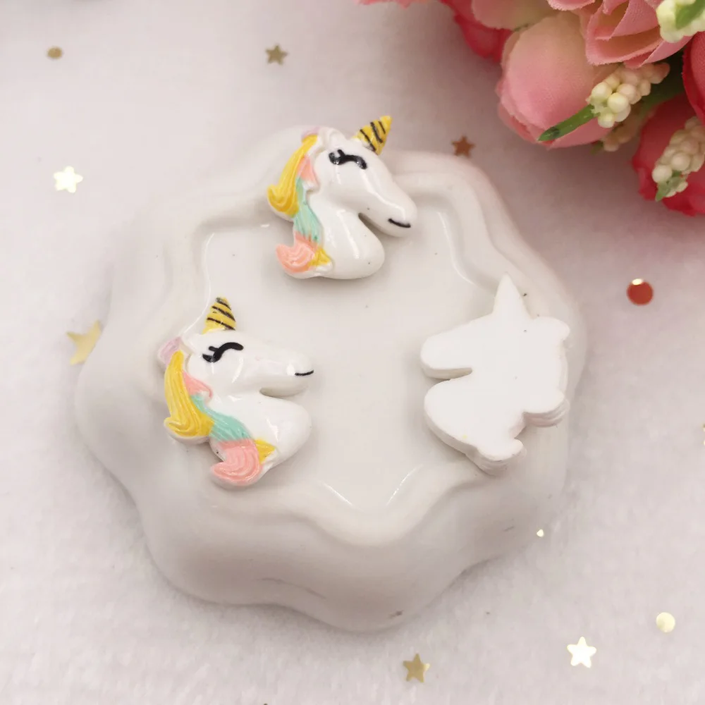 10pcs Bella Resina 3D Colorful Unicorn Cabochon Retro Piatto Figurine Pietra Ornati e Decori Applique DA Sposa FAI Da TE Scrapbook Craft W67