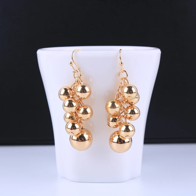 Elegant Grape Bunches Gold Beads Handmade Clip on Earrings for Women Wedding Party No Pierced and Pierced Ear Clips Jewelry